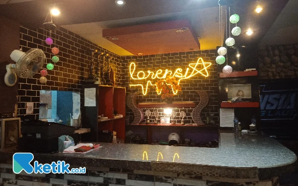 Foto Tempat kasir di Lorensia Resto dan Cafe Sampang (Foto: Mat Jusi/Ketik.co.id).