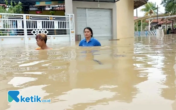 Foto Kondisi saat Sampang Kota dilanda banjir (Foto: Mat Jusi/Ketik.co.id).