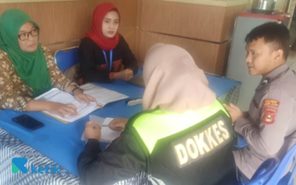 Foto Kasi Urdokkes Polres Pagaralam berkoordinasi di Dinas PPKBPPA Kota Pagaralam, (Foto; Al/Ketik.co.id)