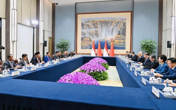 Foto Pertemuan Indonesia dan China di Chengdu, China, (27/7/2023). (Foto: BPMI Setpres)