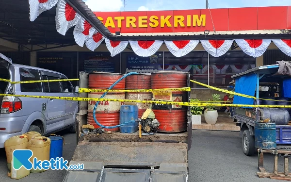 Foto Barang bukti ungkap kasus penyalahgunaan BBM (Foto: Fenna/Ketik.co.id)