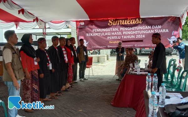 Foto Sambutan Ketua KPPS  sebelum dimulai. 27/01/2024. (Foto. Ismail Hs. Ketik.co.id)