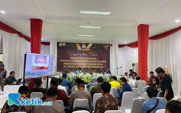 Foto Suasana Rekapitulasi Hasil Pemilu Tingkat Kabupaten pinrang di Kantor KPU pinrang