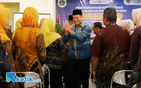 Foto Plt Bupati Sidoarjo H Subandi menyampaikan rasa hormat untuk para ibu guru wali kelas di Sukodono pada Selasa (11/6/2024).  (Foto: Diskominfo Sidoarjo)