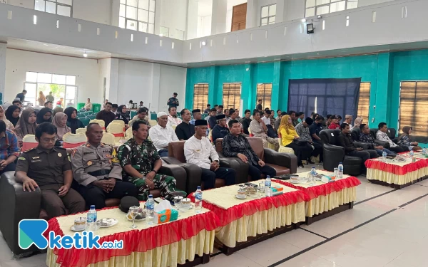 Foto Ketua Parnas dan Parlok saat mengikuti Rapat Pleno Terbuka (Foto/Helman/Ketik.co.id)
