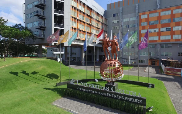 Berikut 9 Universitas Swasta Terbaik di Surabaya, Ada Kampusmu?
