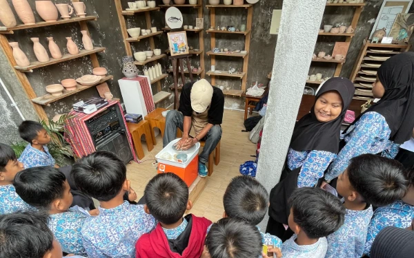 Gambar ‎Menengok Wisata Edukasi Seni Keramik di Kota Batu, Tetap Eksis Meski Sepi Pengunjung