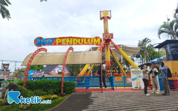 Gambar Korban Wahana Pendulum Jatim Park 1 Kota Batu Alami Patah Tulang Kaki